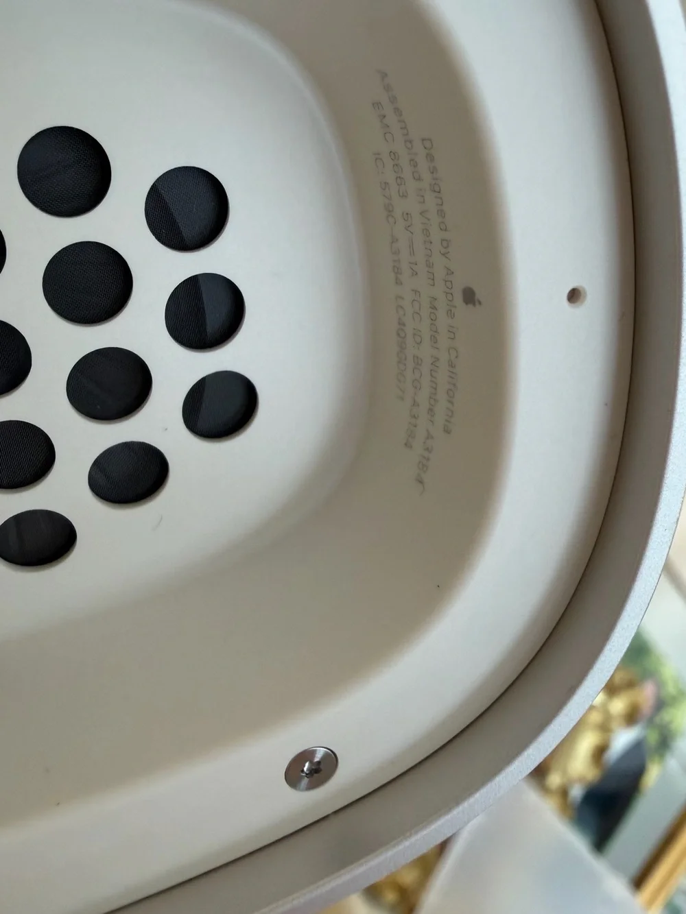Apple AirPod Max 2 in Starlight